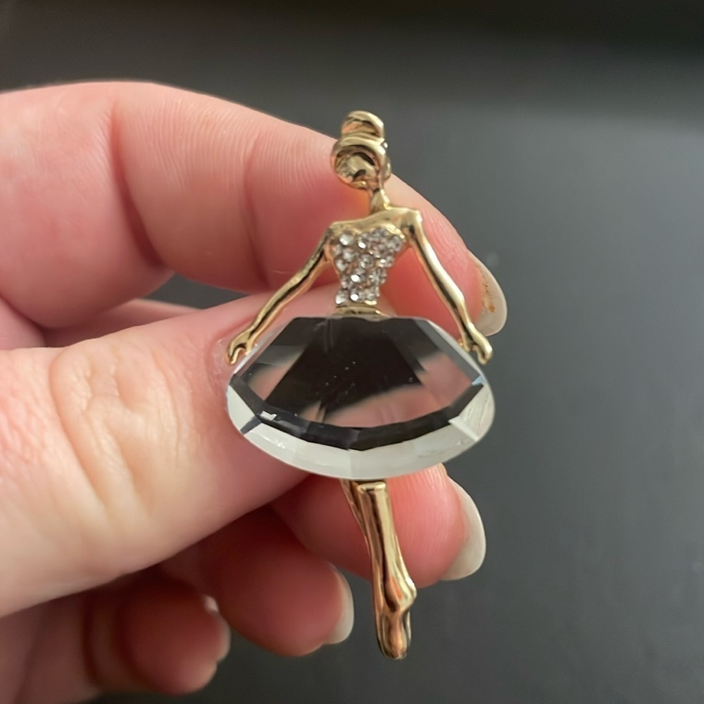 Ballerina π©° mirror πͺ pin brooch